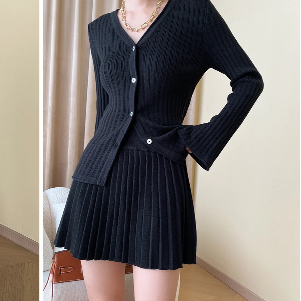 Leisure Long Sleeve Two Piece
Skirt Set